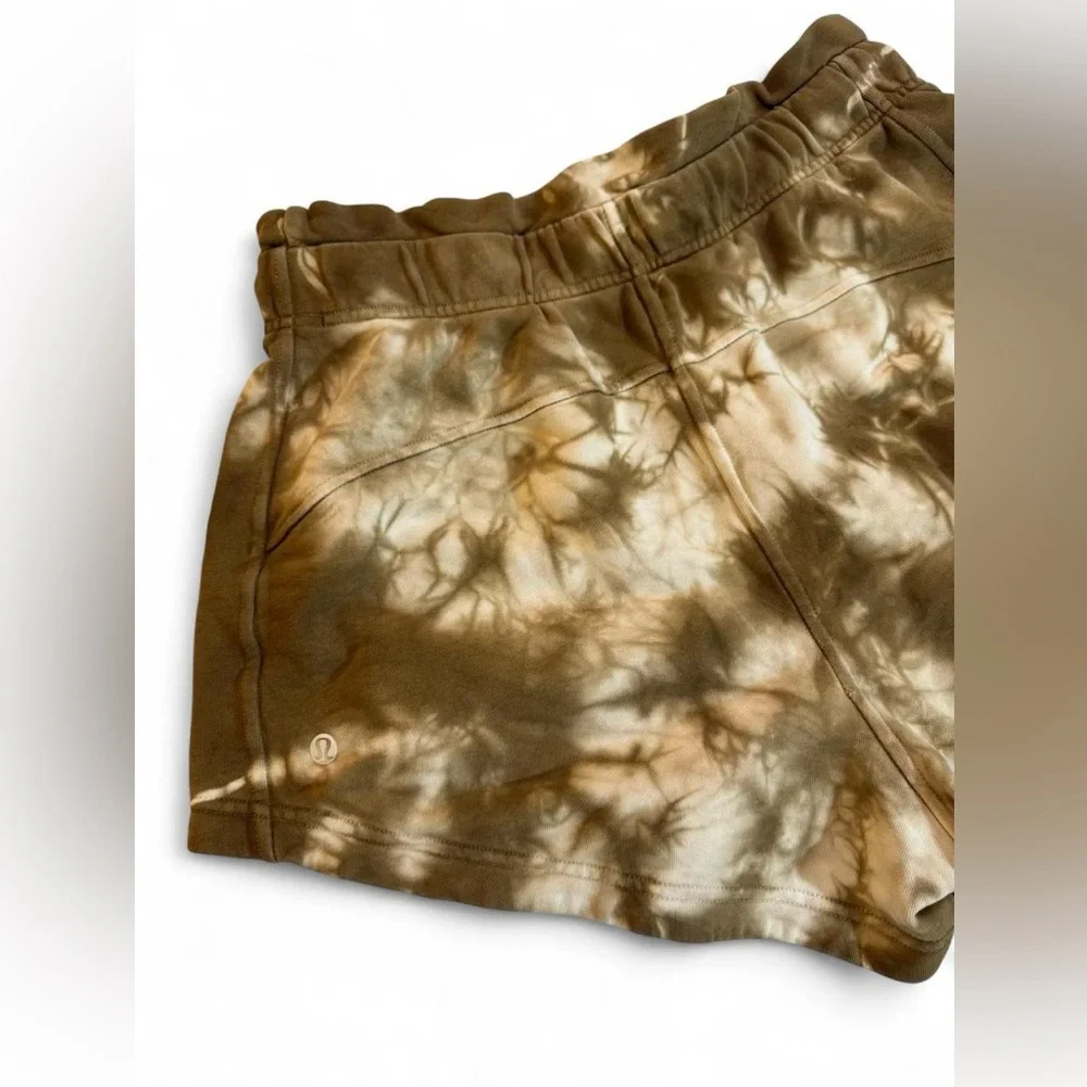 Lululemon Inner Glow Short 3” Earth Dye Sand Size 8- W7BKES